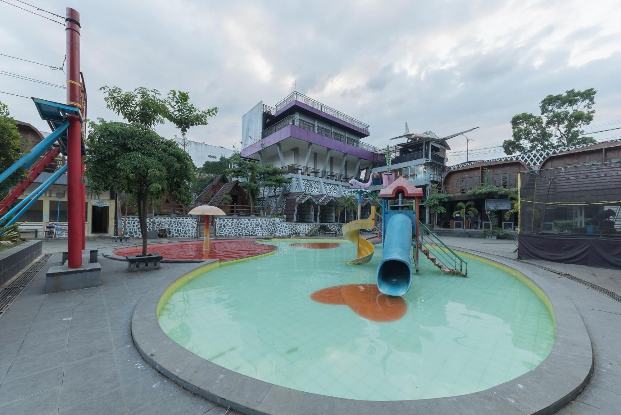 Urbanview Hotel Cianjur City Park By Reddoorz Экстерьер фото